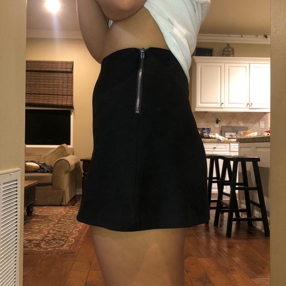 Black Brandy suede skirt - Picture 2 of 3